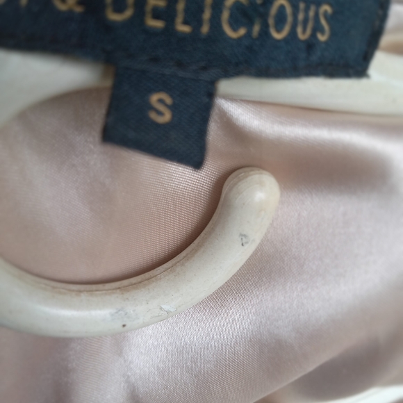 Vest - Picture 2 of 9